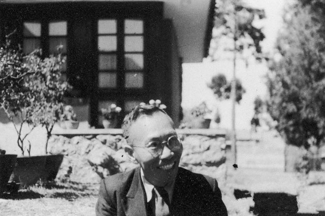 他曾是离诺奖最近的中国人，被抄袭、代替、屈辱而死，在日本家喻户晓，在中国却鲜为人知