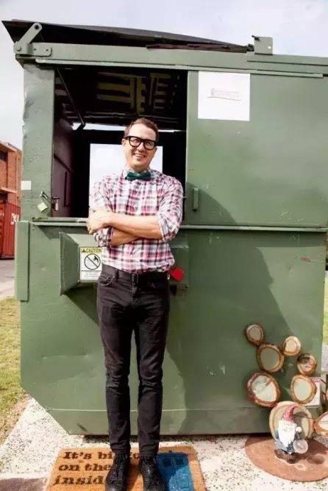 哈佛博士离婚住进3㎡的垃圾箱，却因造出高科技住宅，变身蜗居里的CEO