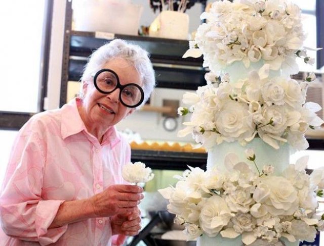 50岁时身患癌症，不懂烘焙，86岁竟成“蛋糕达芬奇”，川普和克林顿都被她征服