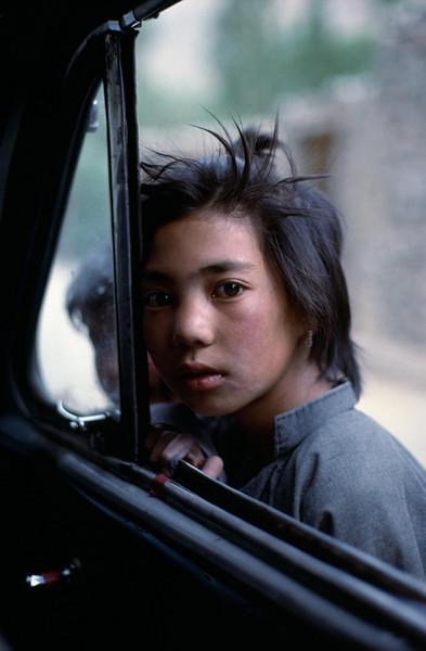 纪实摄影大师Steve McCurry镜头下的孩子 